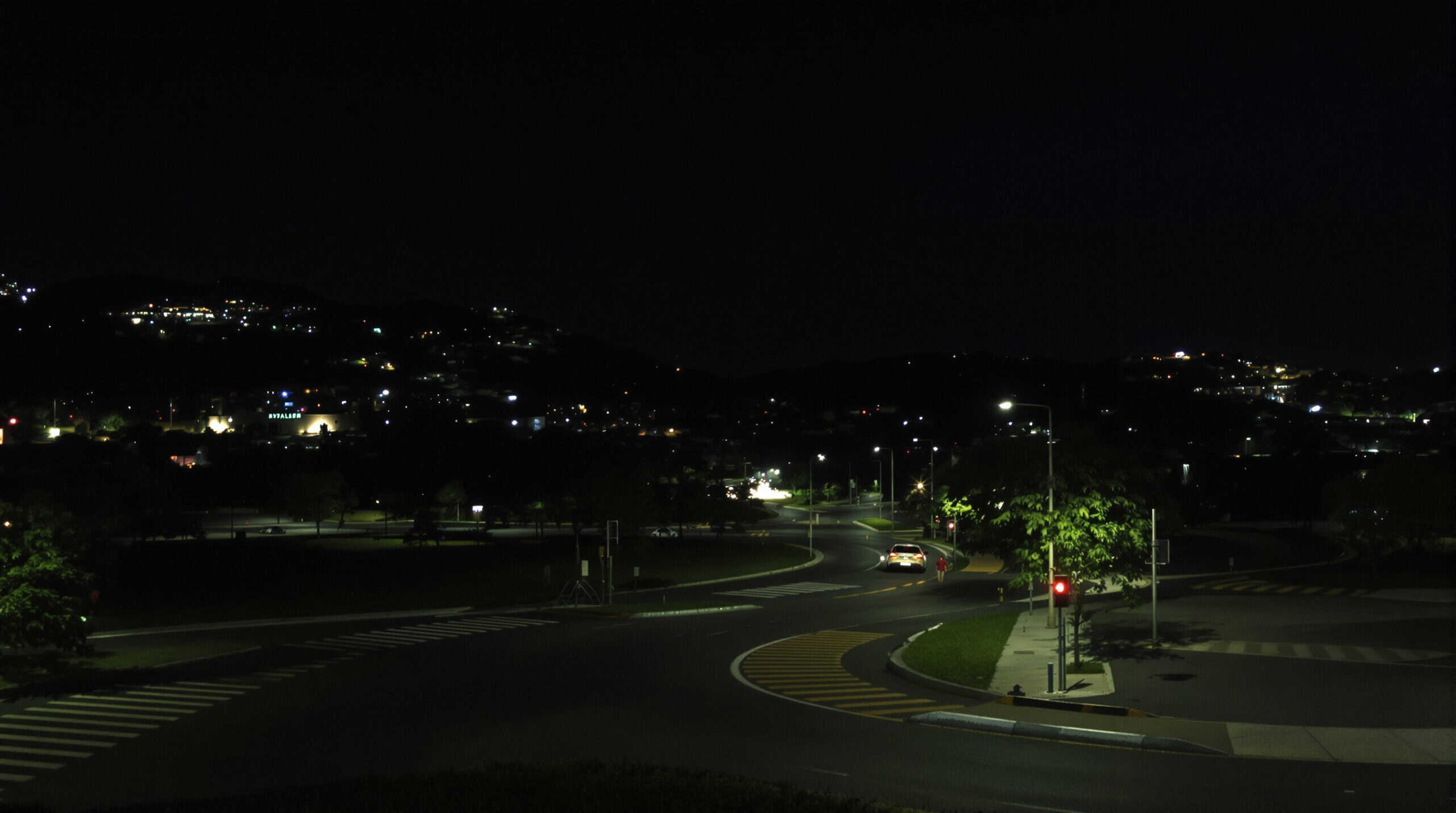 Freshchat vs LiveHelpNow: Modern Messaging with Freddy AI